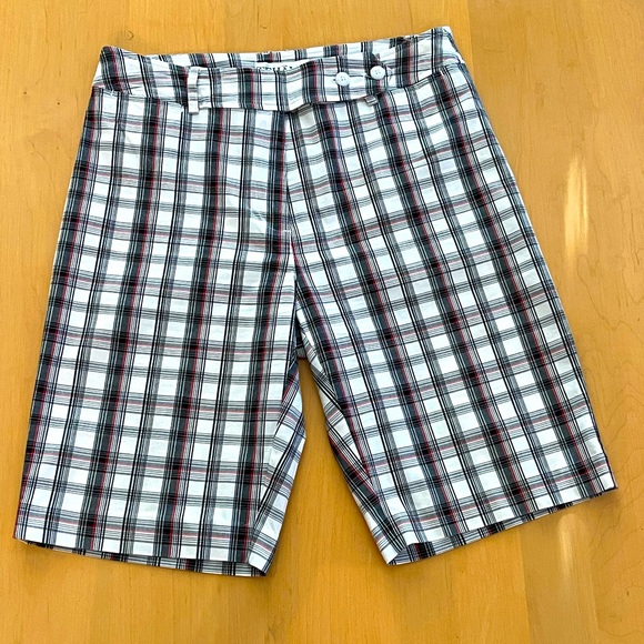 NWOT - TEHAMA BERMUDA SHORTS - Picture 1 of 3